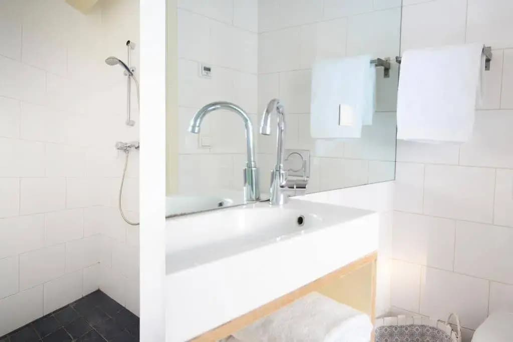 Dahli's Boutique Apartments - photo 8