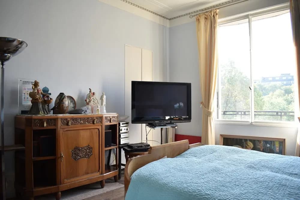 3 Bedroom Flat At The Foot of Bon Marché - photo 5