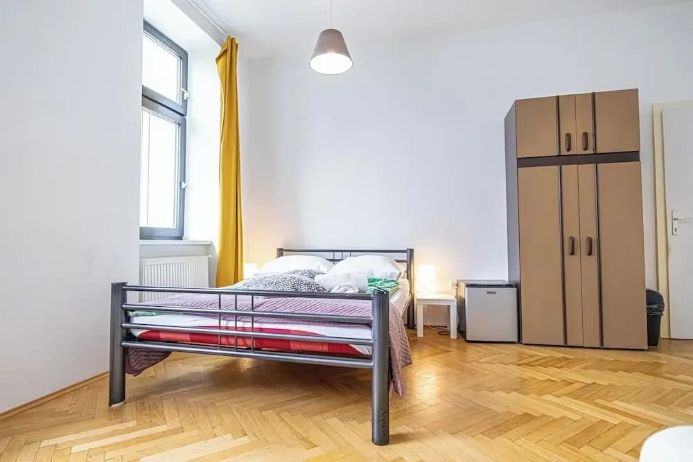 Cozy 4BR Apt Garden Close to Danube - photo 3