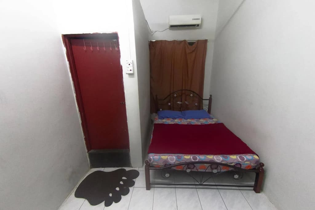 Step Inn Guest House - photo 3