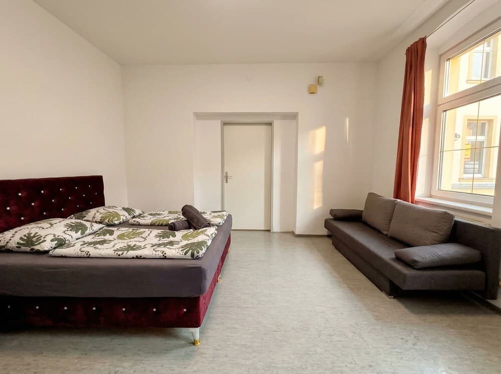 Comfy 4BR Apt Ideal for Groups Families - photo 10