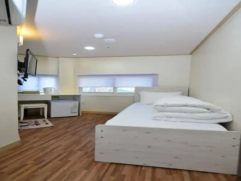 2u Guesthouse - photo 4