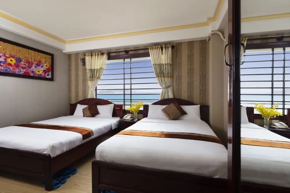 Holiday Hotel - photo 4