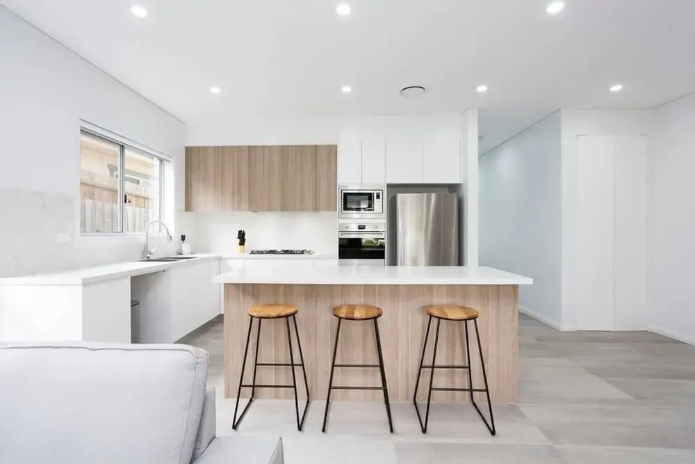 5 Bedroom Sydney Mansion with Parking - photo 14