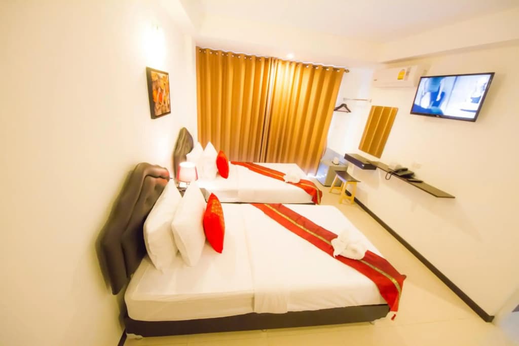 TH Beach Hotel - photo 4