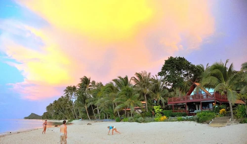 Beachfront Oasis With Private Pool and Jacuzzi on Samui's Bang Por Beach - photo 13