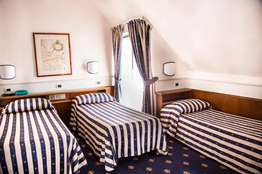 Hotel Flora - photo 16