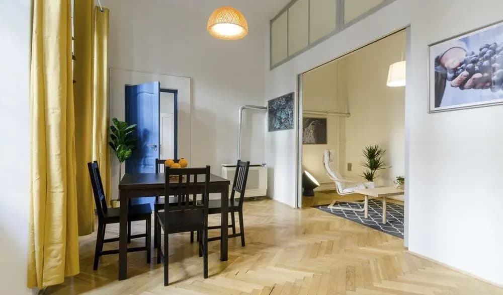 Chic Tarragon Apartments - photo 13