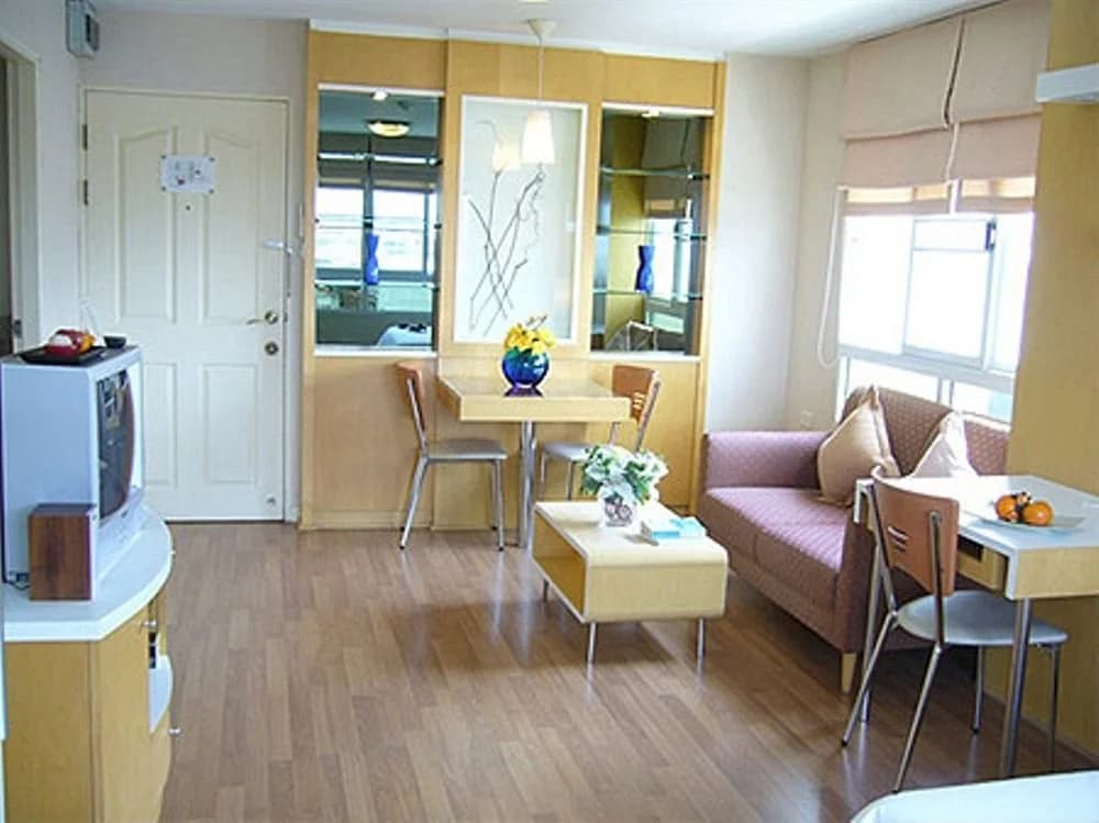 Lumpini Residence Sathorn - photo 18