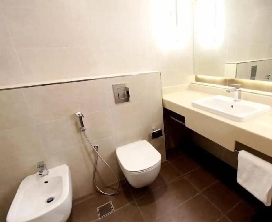Royal Crown Hotel - photo 9