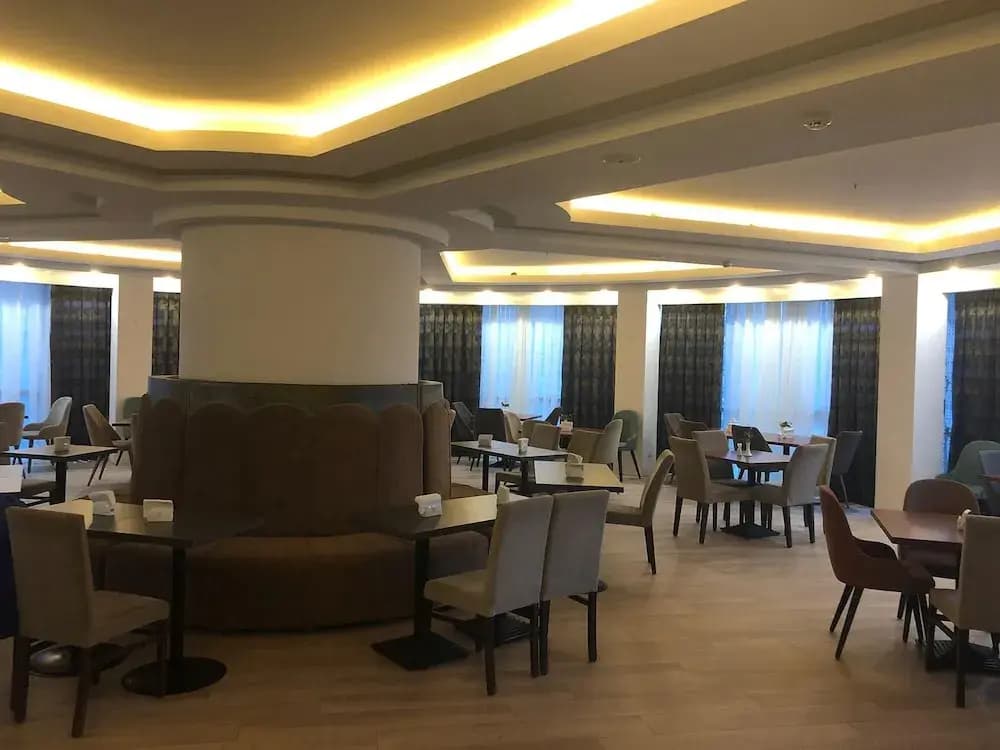 Green Queen Hotel - photo 26