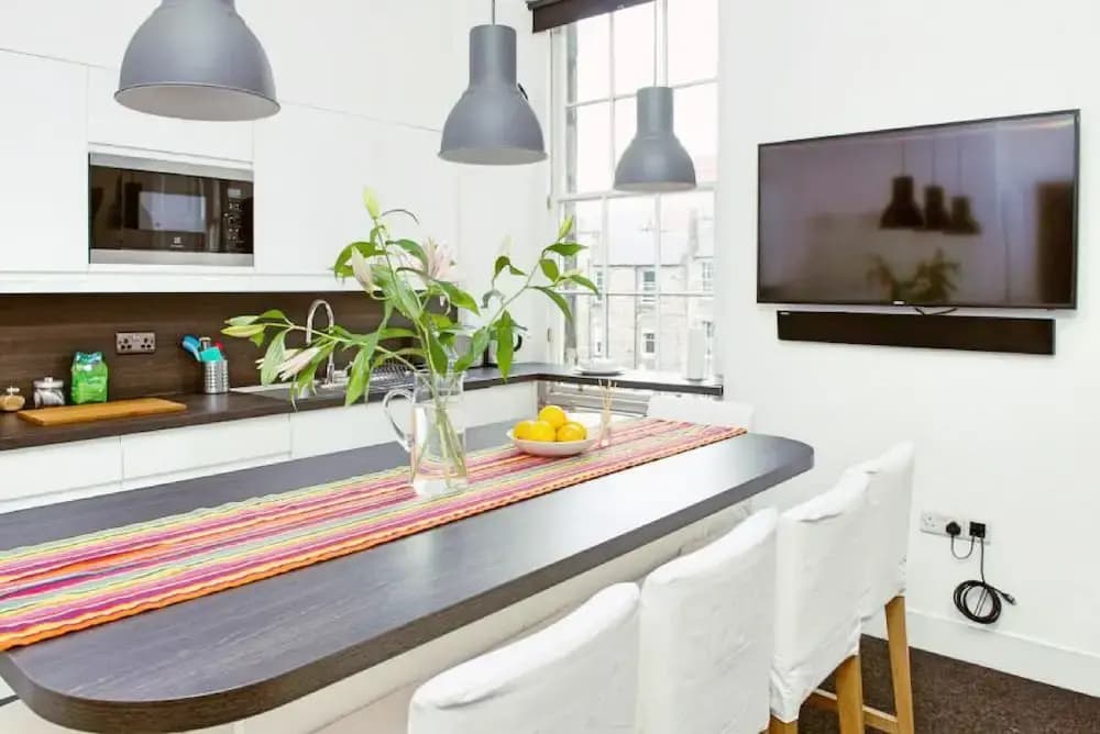 Edinburgh Chic Suite by Castle Terrace - photo 3