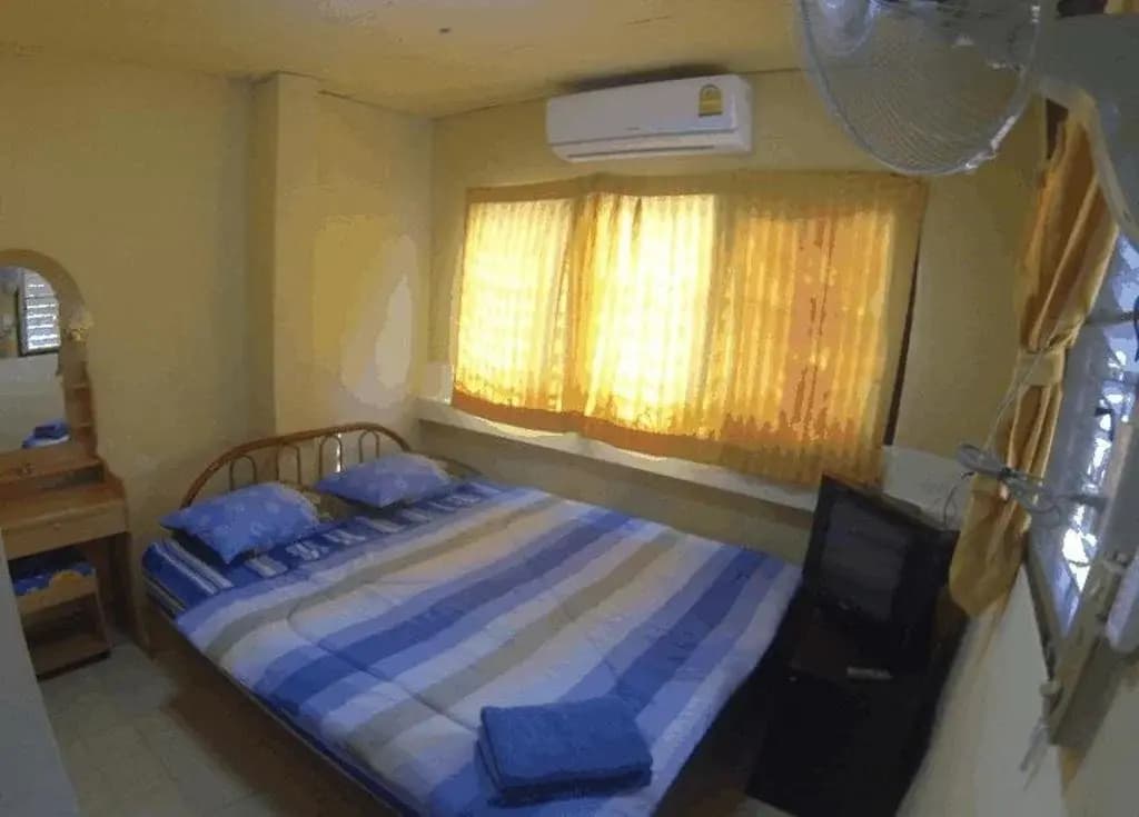 Nuan Cofe and Guesthouse - photo 2