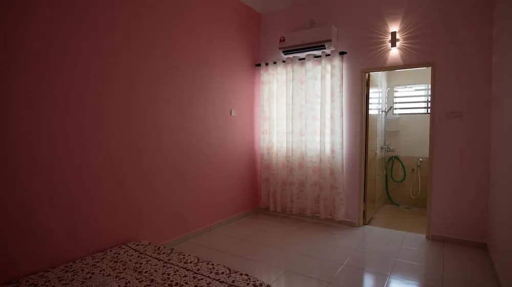 Holidayhome 188 Taman Sejati Suria - photo 9