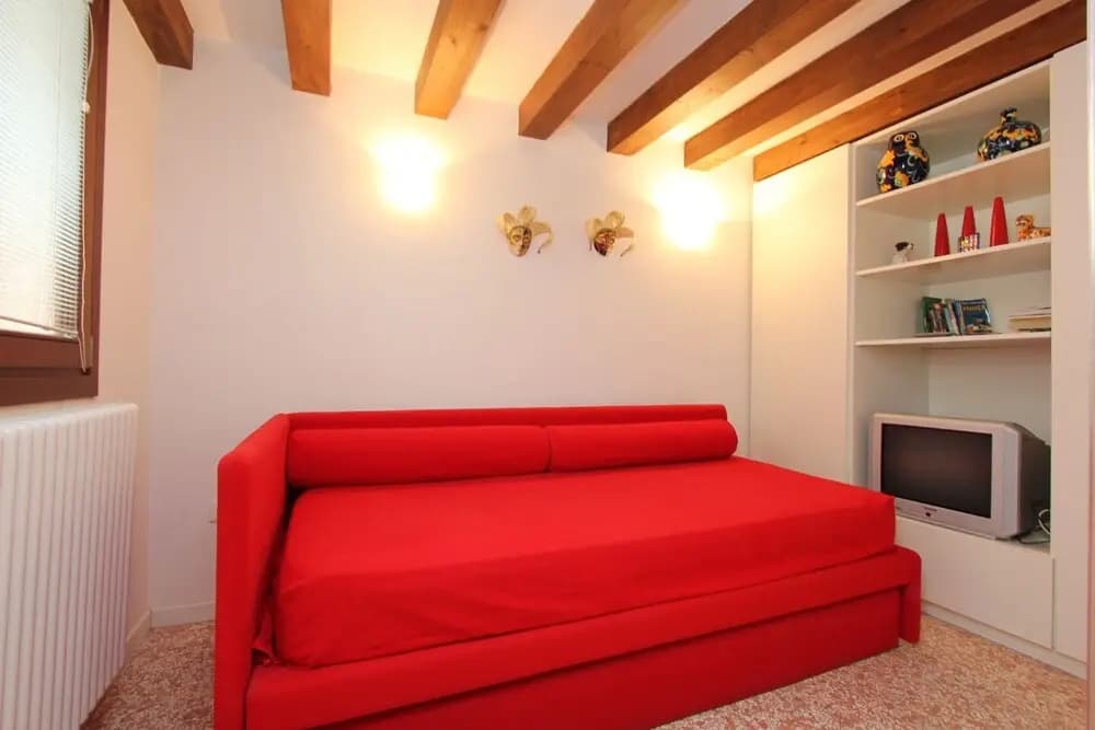 City Apartments - Gregory - photo 5