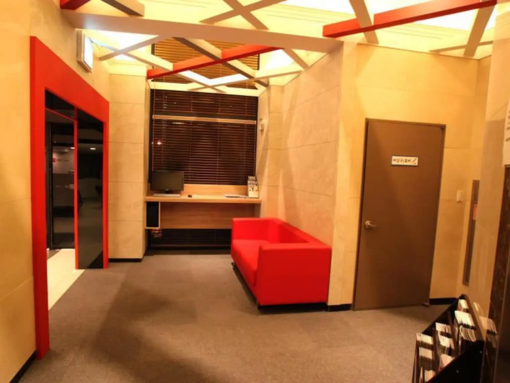 Three Seven Hotel - photo 17
