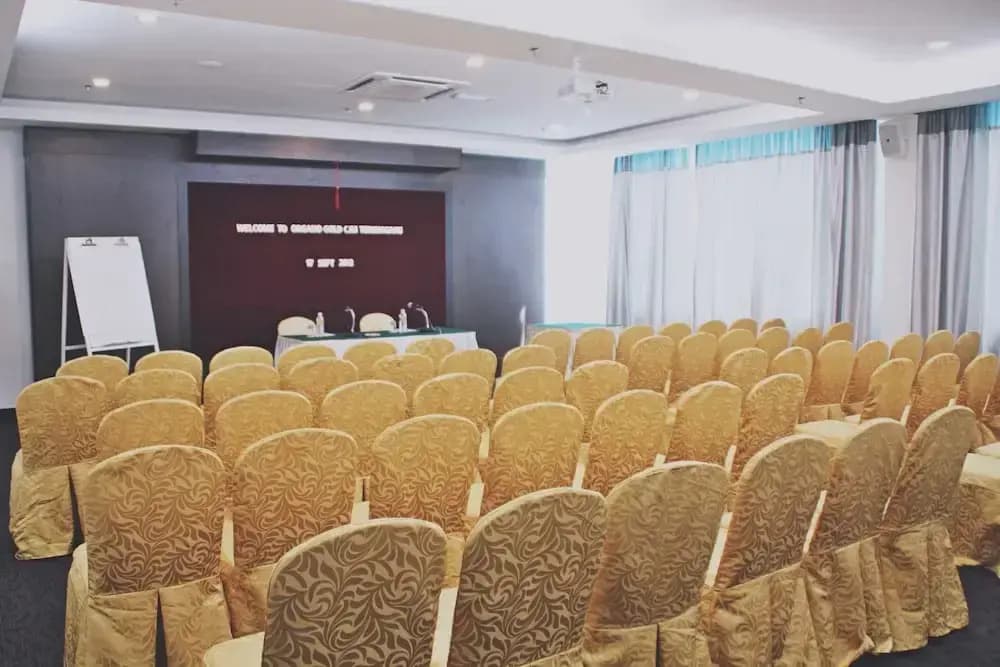 The Regency Waterfront Hotel - photo 15