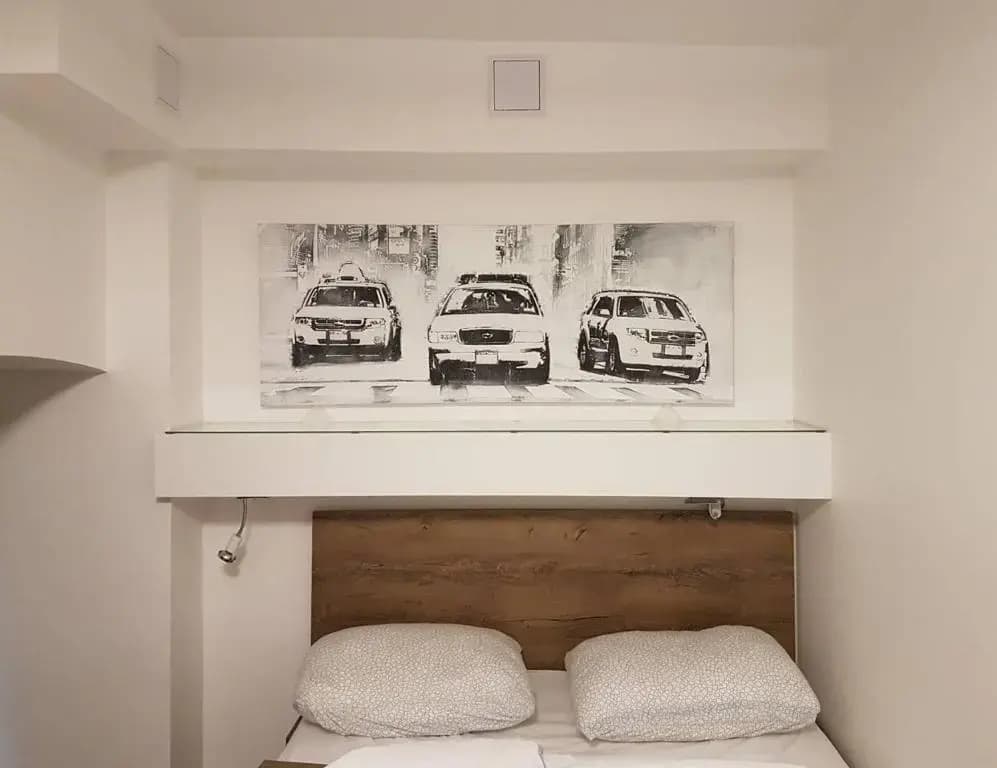 Bachelor Apartment - photo 2