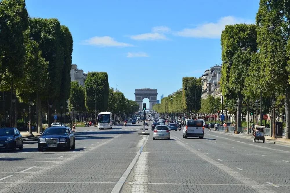Champs Elysées - Lincoln, 140m2 Suites in Paris - photo 13