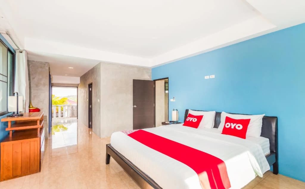 Pinehouse Hotel Phuket - photo 4