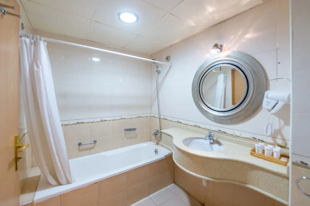 Crystal Plaza Hotel - photo 9
