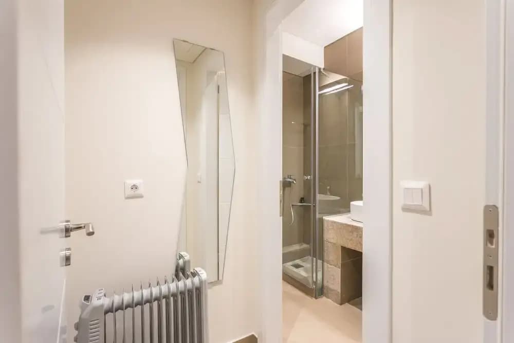 QuietFlat 4th Flr HiEnd 1bdr - photo 6