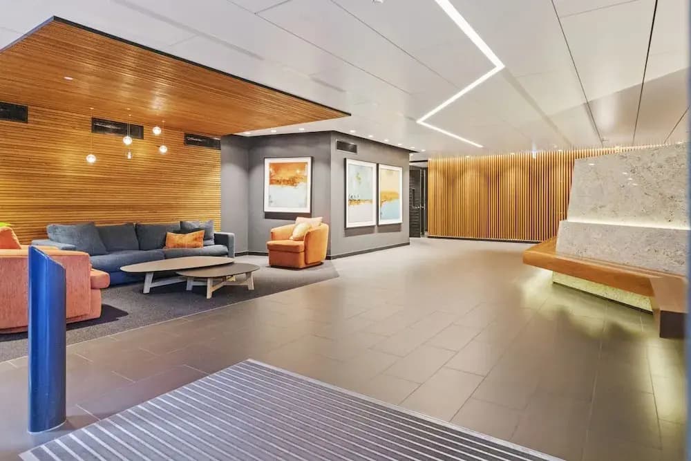 Chic 1-bed With Balcony Views and Amenities - photo 9
