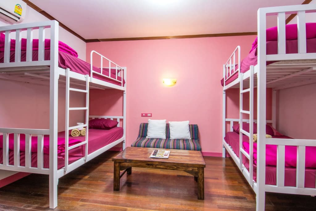 Central Guesthouse - photo 4
