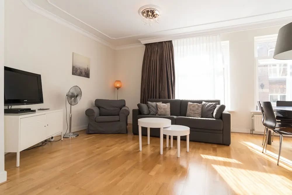 Elegant City Apartment - photo 3