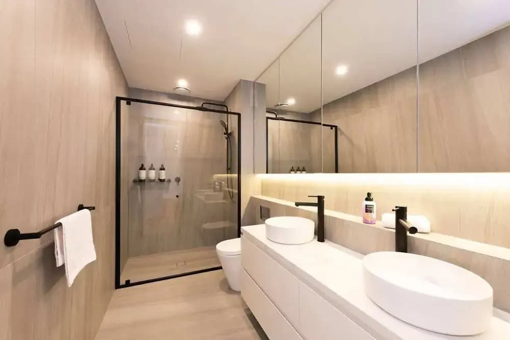 Stylish 3 Bedroom With Free Parking - photo 9