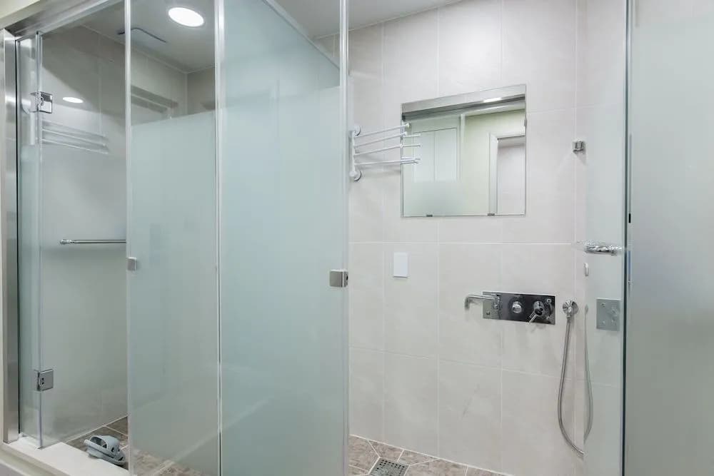 Shining Glory House - Hostel - photo 8