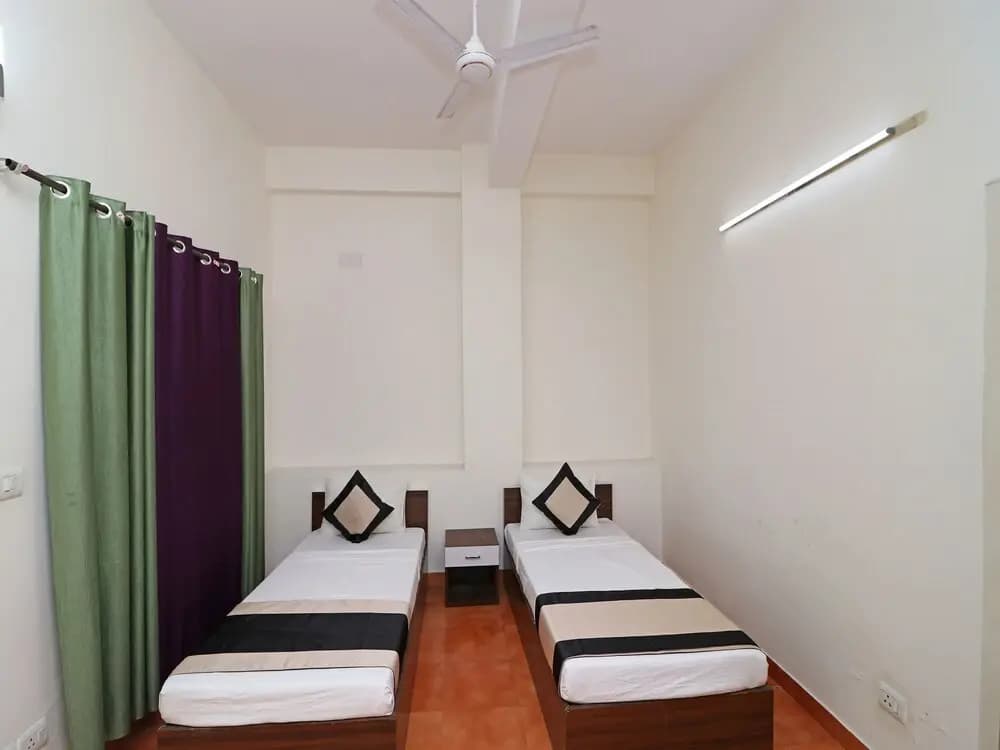 OYO 12942 Nathu Palace - photo 5