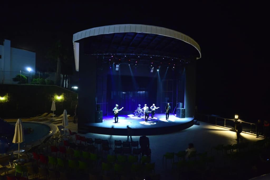 Azura Deluxe Resort & Spa - photo 26