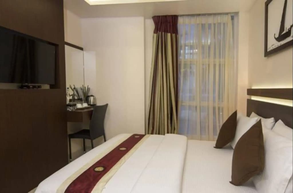 The White Harp Beach Hotel - photo 11