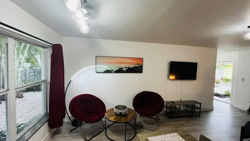 Upper East Side Renovated Studio Free Parking - photo 8