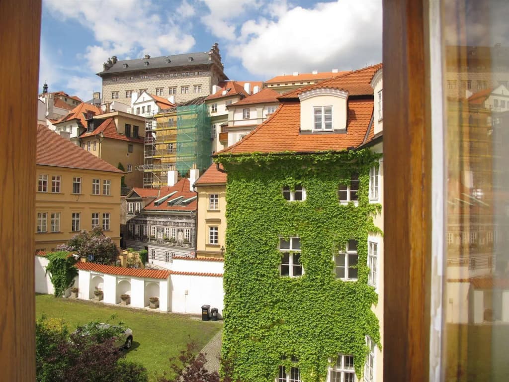 Hotel At the Green Grape - photo 1