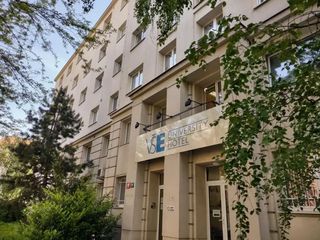 University Hotel - photo 24