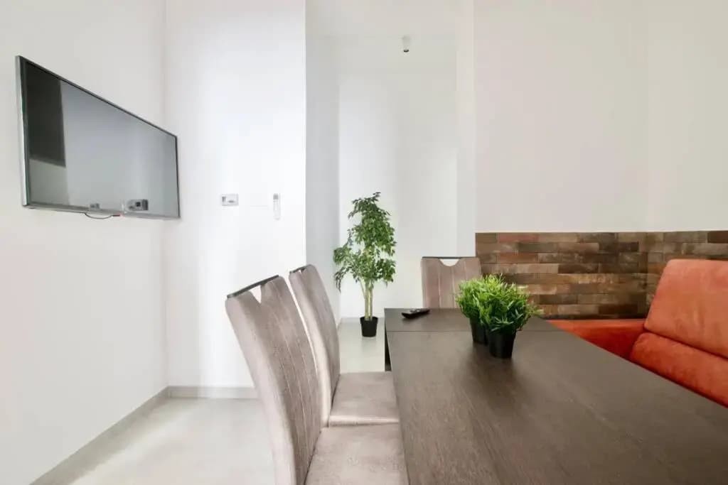 Premium Apartment by Hi5 - Central 3 bedroom (221) - photo 8