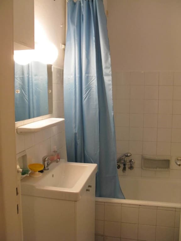 Quiet Apt Ideal For 2 Near Center - photo 5