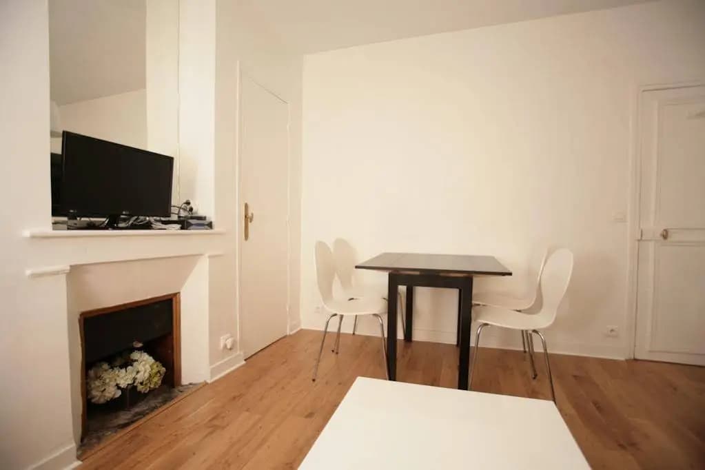 Sunny Saint Germain 1 Bdrm (158) - photo 4