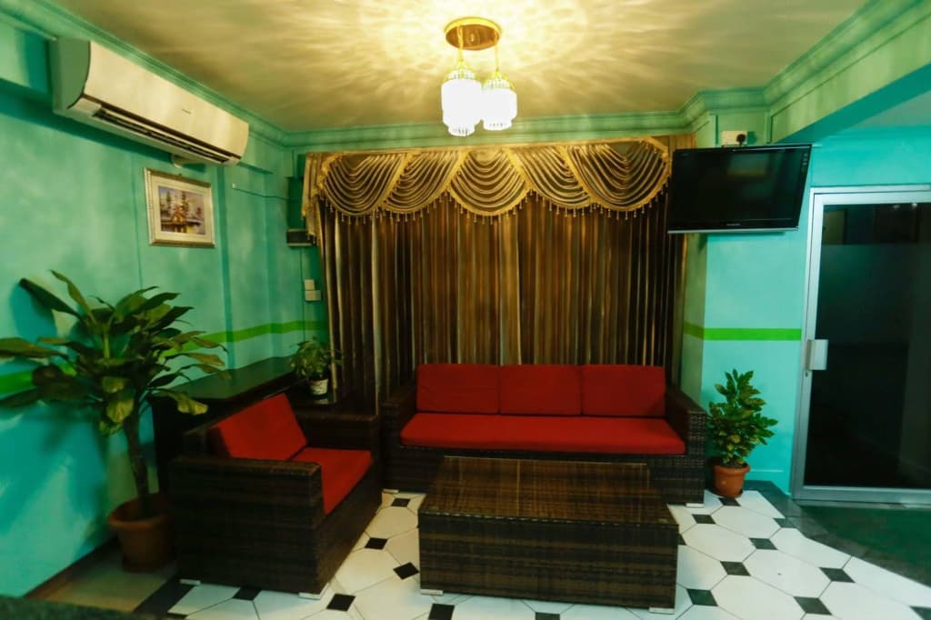 Off Day Inn Hotel - photo 3