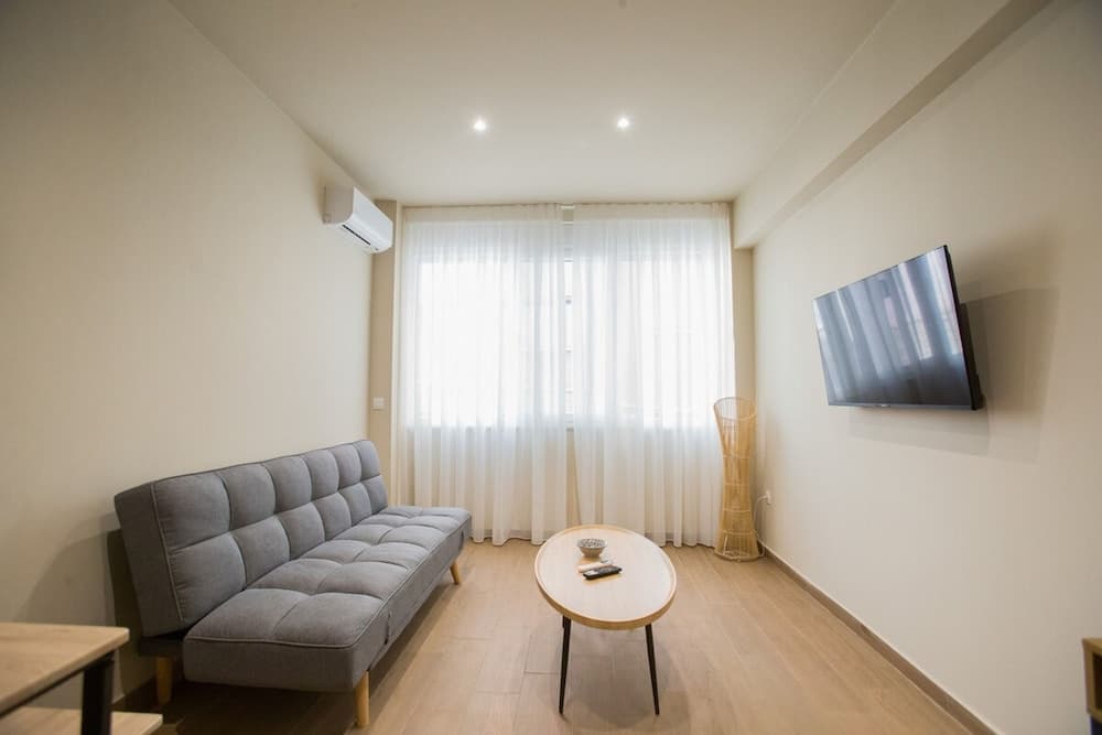 Stoa Luxury Apartment - photo 17