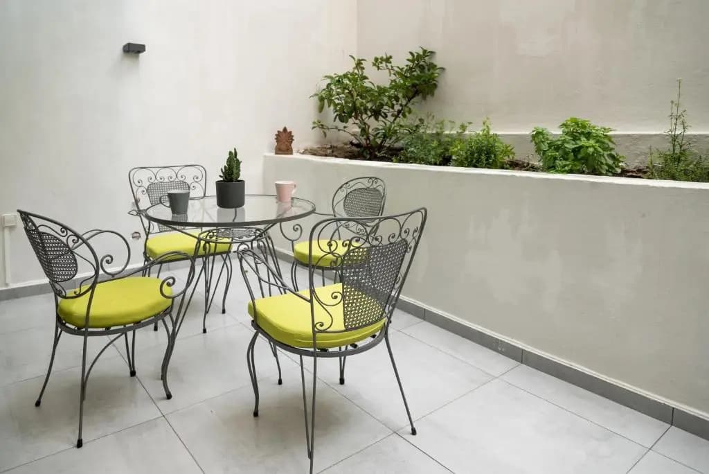 Central Cozy Studio with a Secret Garden - photo 7