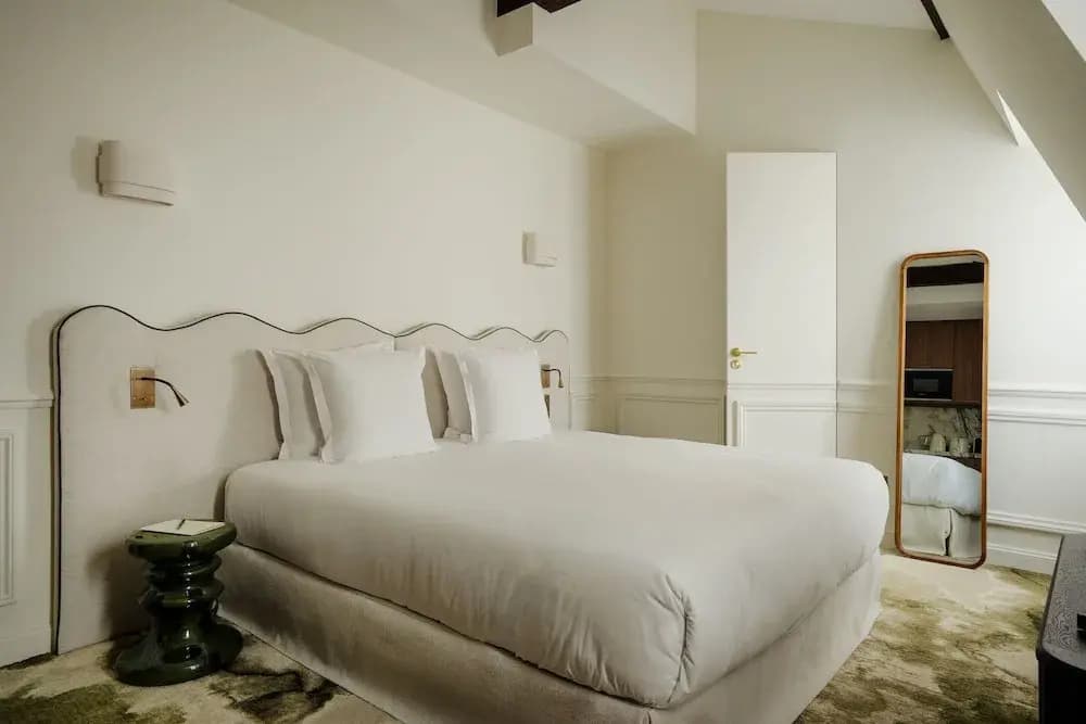 Leon Hotel-sacre Coeur View/suite-64 - photo 2