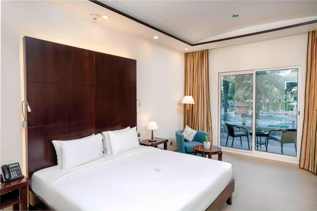 Metropolitan Al Mafraq Hotel - photo 2
