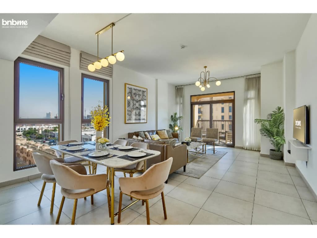 Elegant Pool View 2BR Apartment - photo 17