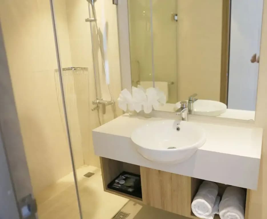 DTJ Hometel Ha Long - photo 10