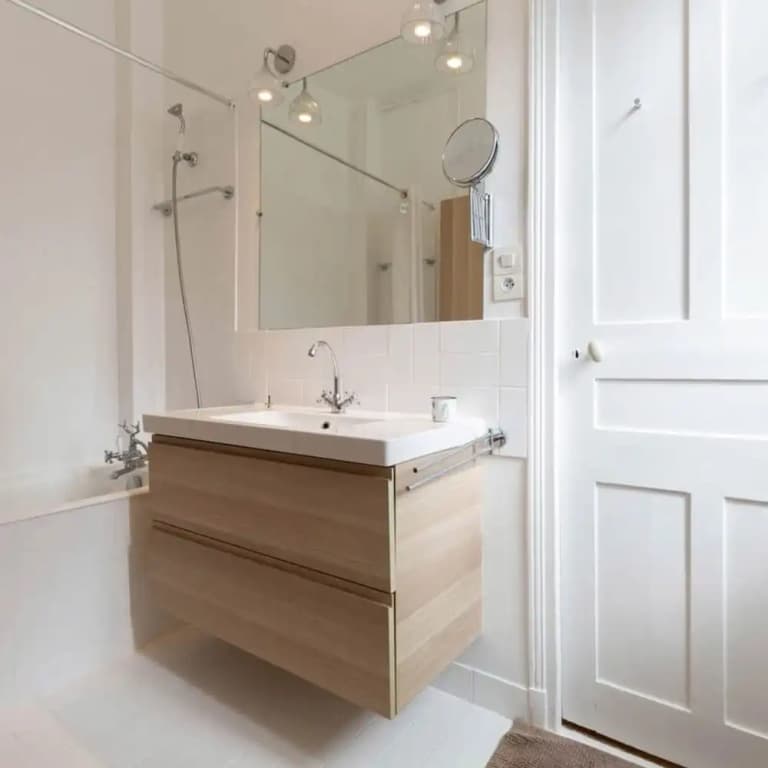 Chic Grenelle 3 Bedroom Apartment in Paris - photo 7