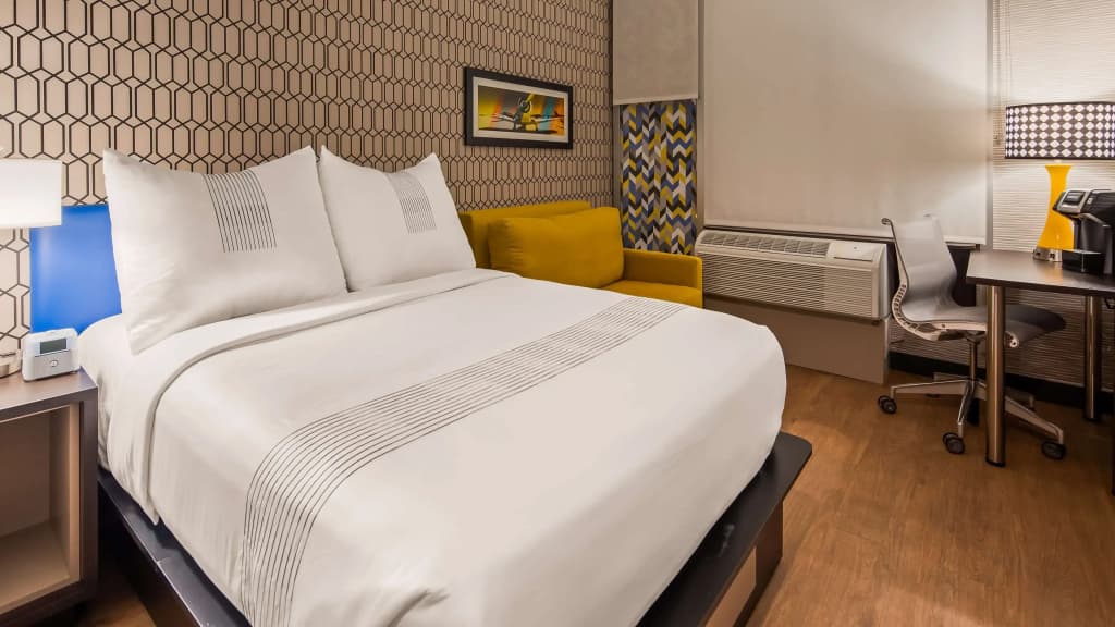 GLō Best Western Brooklyn NYC - photo 5
