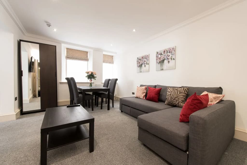 Royal Princes Suites - photo 13
